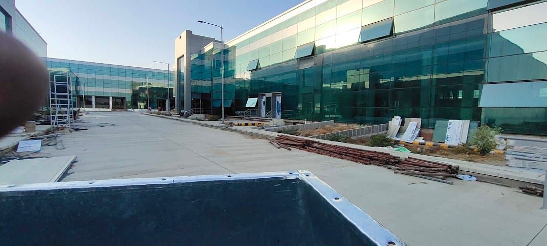 Curtain wall glazing at the Asahi India plant, Mehsana