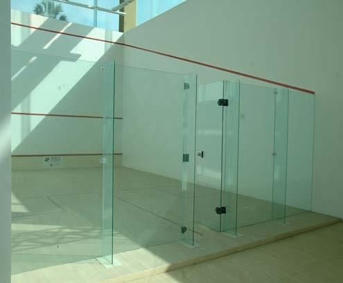 Frameless glass partition
